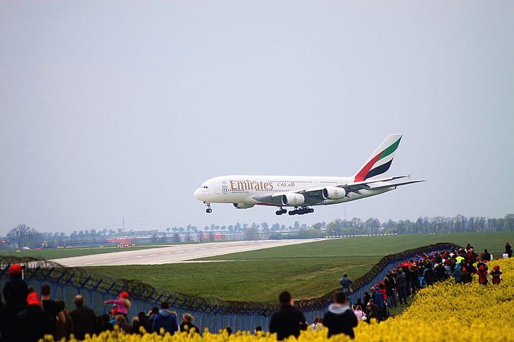 Airbus A 380 Premiérové přistání na pravidelnou linku Praha