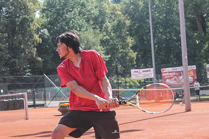 Touha ve tváři. Tenis znamená život. Ale život neznamená tenis.