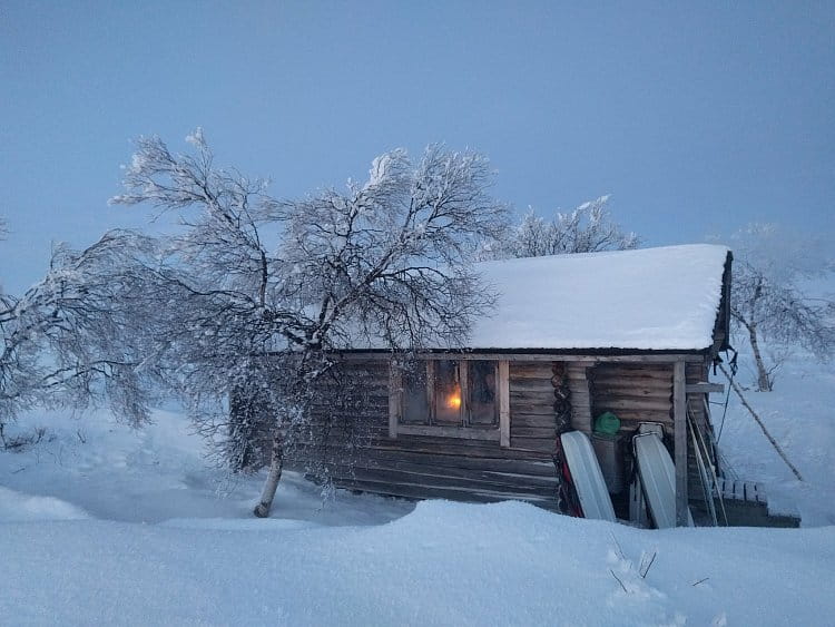 chaloupka daleko na severu